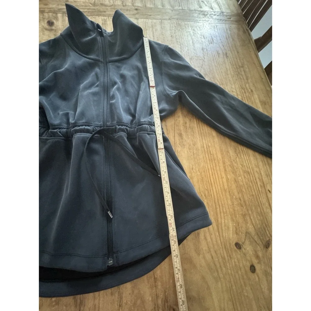 Lululemon  Softstreme Cinch Waist Jacket Sz 4 Graphite Grey Full Zip